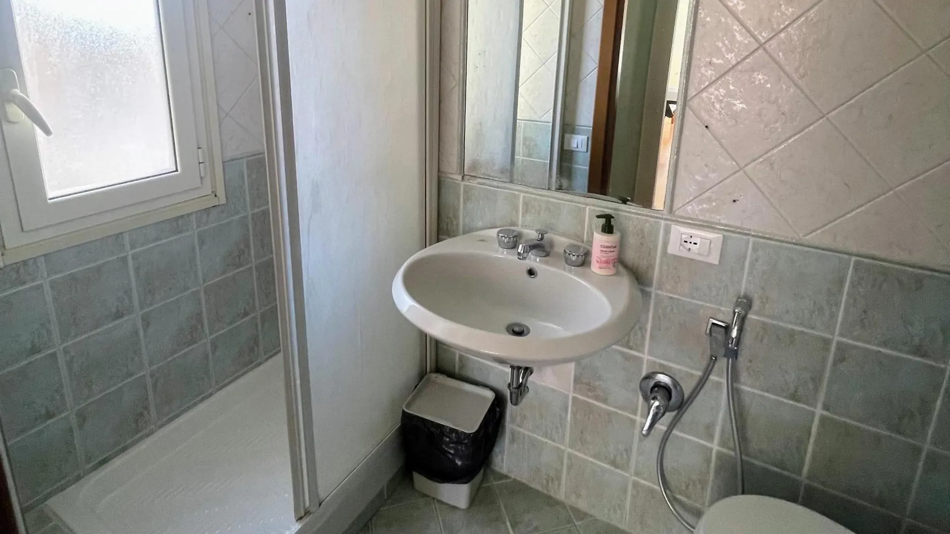 Bed Bike Breakfast Appartamento Piramide Rome 0*,